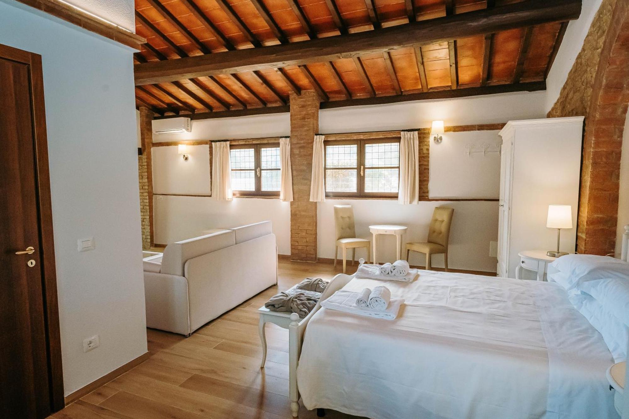 Gasthaus Borgo Il Poggiaccio Residenza D'Epoca Sovicille Exterior foto