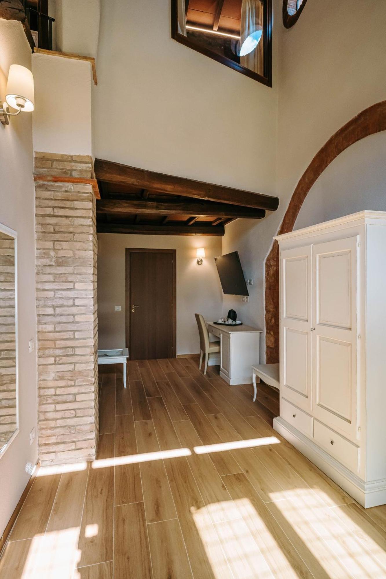 Gasthaus Borgo Il Poggiaccio Residenza D'Epoca Sovicille Exterior foto