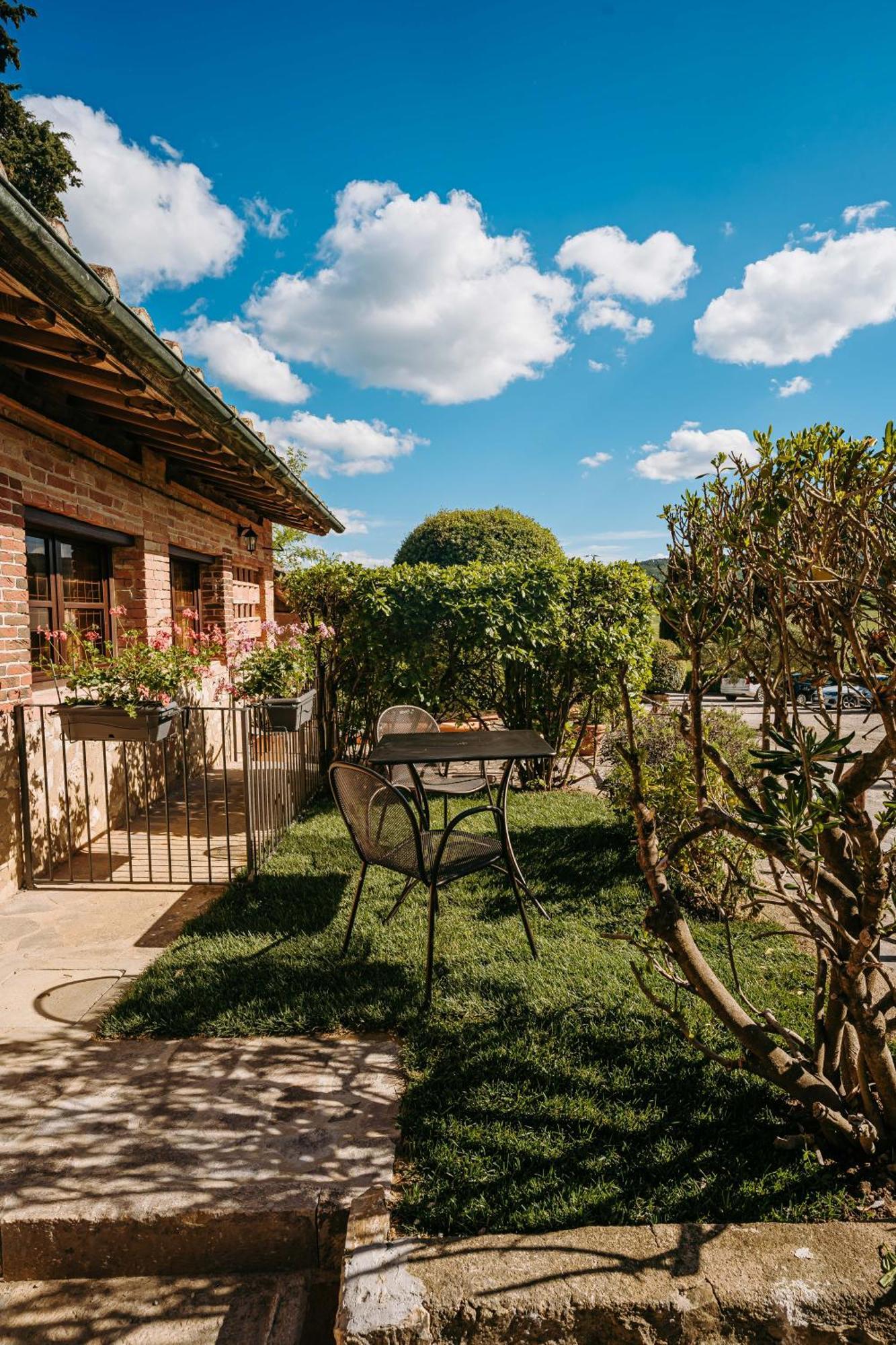 Gasthaus Borgo Il Poggiaccio Residenza D'Epoca Sovicille Exterior foto