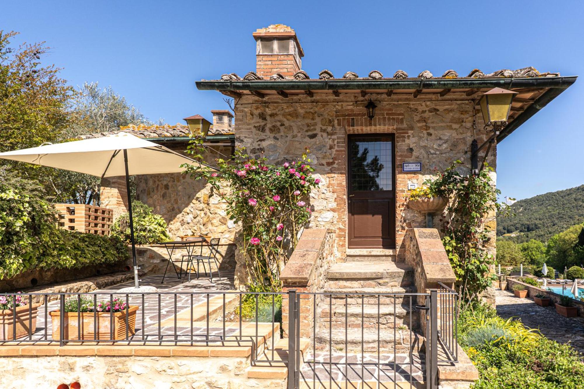 Gasthaus Borgo Il Poggiaccio Residenza D'Epoca Sovicille Exterior foto